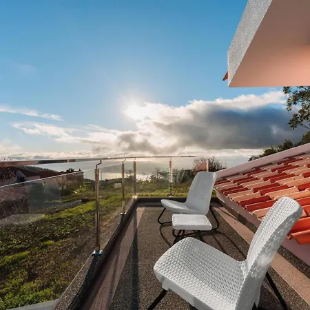 Cantinho Do Ceu, Views, Peace, Comfort & Bbq Holiday home